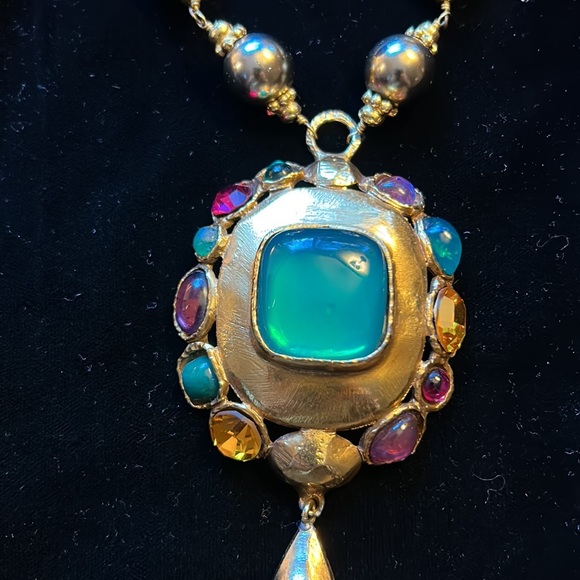 Vintage Emanuel Ungaro medallion Necklace - Picture 8 of 10